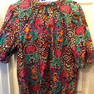 Woman’s XL blouse short sleeve button enclosure at back of neck